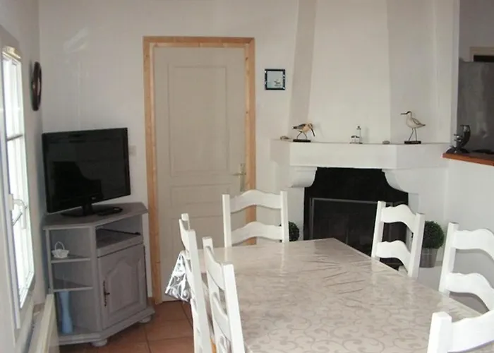 Casa vacanze Maison De Avec Jardin, 4 Pièces, 6 Couchages, Proche Et Centre-ville, - Fr-1-224b-201 *